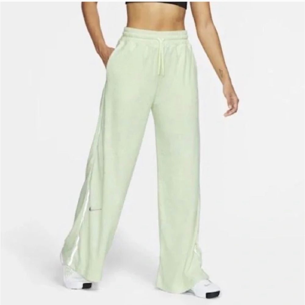 NWT Nike City Ready wide leg reflective stripe green highlighter terry sweatpant